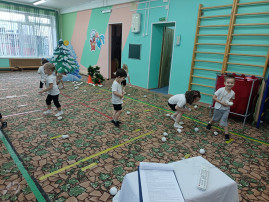 Спортивное развлечение: "Путешествие в зимний лес" Спортивное развлечение: "Путешествие в зимний лес".
